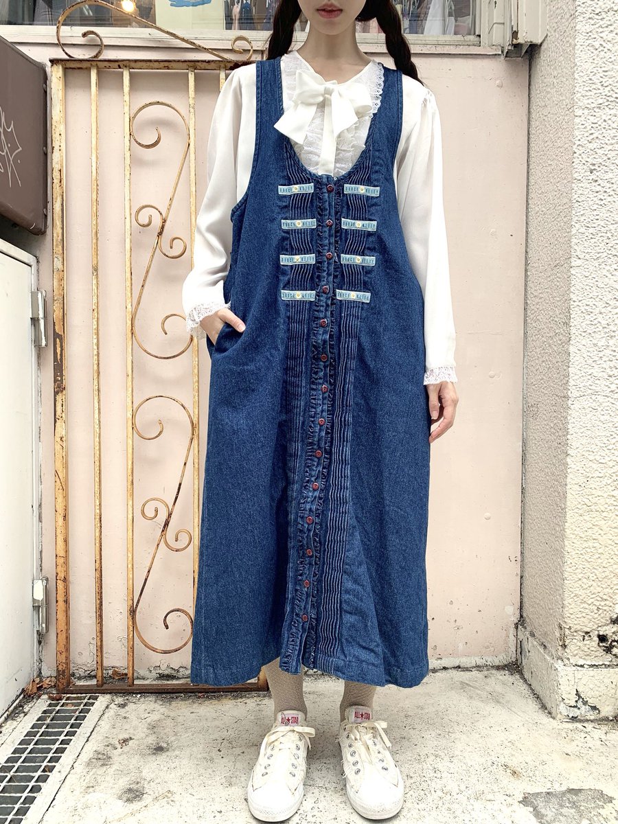 The Virgin Mary A Twitter Douce Ketty デニムワンピース Douce Kettyのインディゴブルー ワンピースです ブランドタグがパッチワークのように貼り付けられています ゆったりとした着心地レトロな雰囲気が可愛い