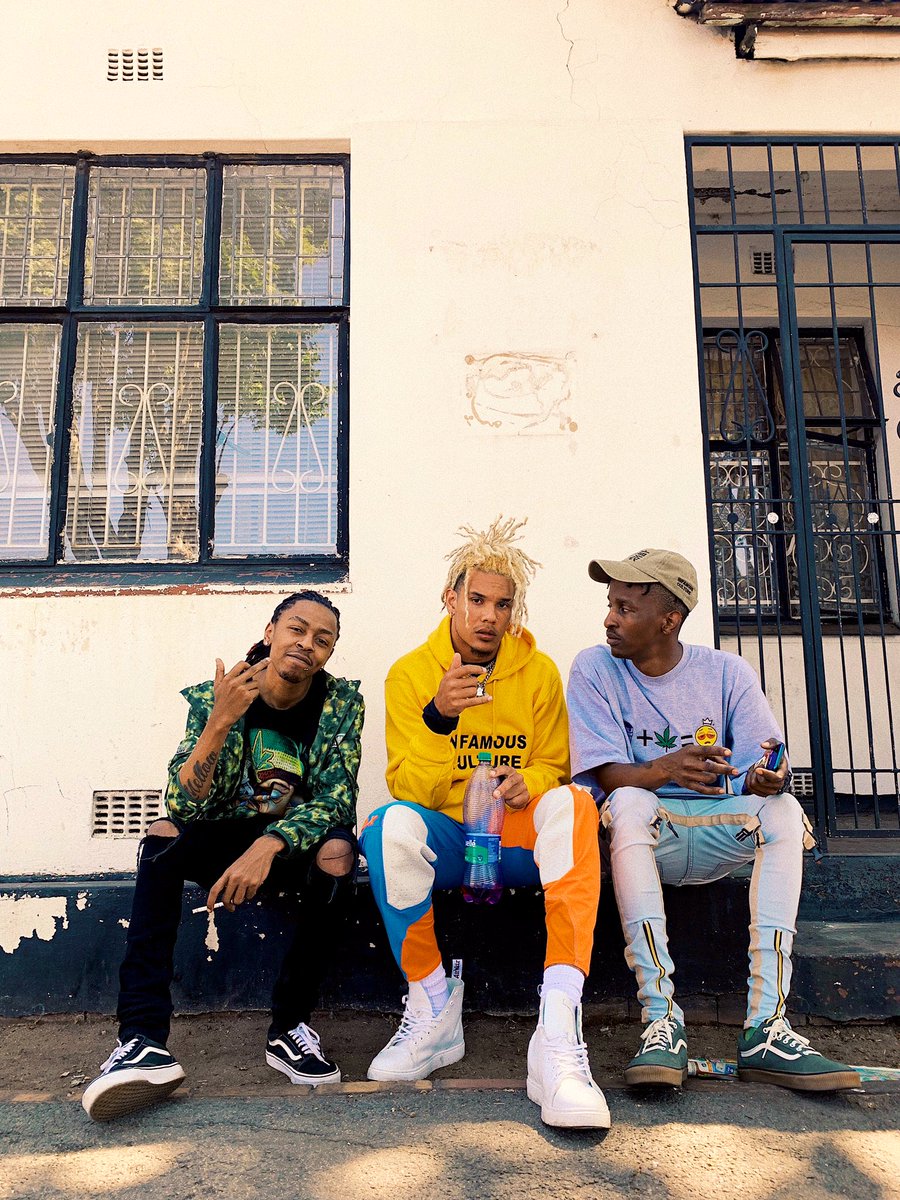 Thabiiiso's tweet photo. Bloccc boyz https://t.co/X5983ZJClt