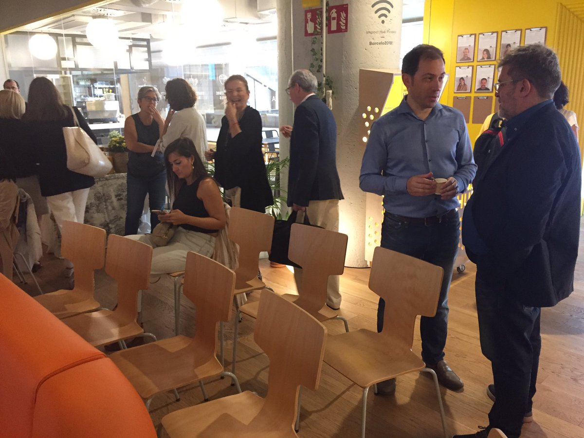 HonestStrategy's tweet photo. Estamos en @ImpactHubMAD #Picasso, donde en breve dará comienzo el #HonestBreakfast con el experto Mario Tascón @mtascon: “La COMUNICACIÓN clara de los negocios a sus clientes”
👉🏾En el debate le acompañará @Hector_Robles_ , Fundador del Movimiento @HonestStrategy
#HonestClub https://t.co/x53VeTHU0B