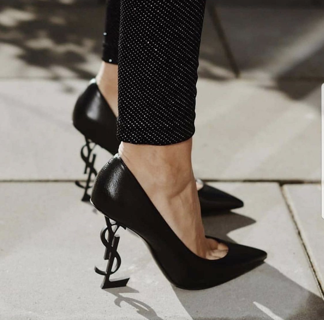 femmeduart's tweet photo. ysl heels https://t.co/Lkq5gooAes
