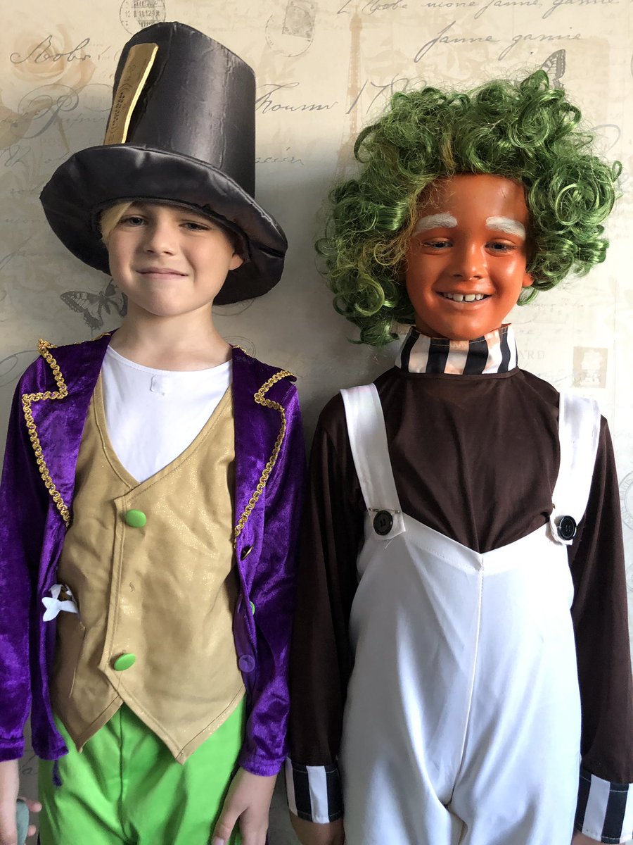 EmmaCol31321626's tweet photo. @HowardJuniorSch Boys already for Roald Dahl day Willy Wonka (Riley) Oompa-Loompa (Leon) Fantastic Mr Fox (Maximus) https://t.co/fBCORMk2rY