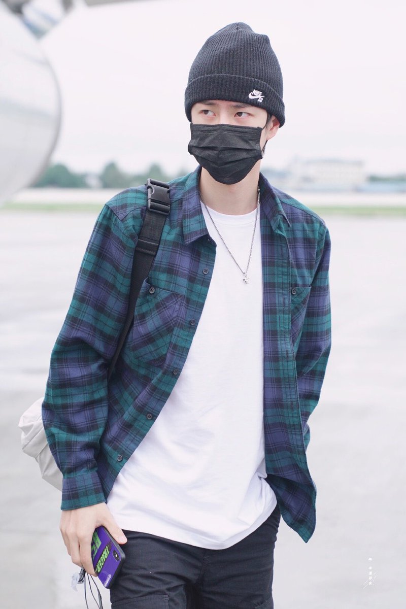 Yibo_Thailand's tweet photo. 190913 | 🛬 ถึงเฉิงตู (1)

Cr. 半温开水·王一博 #WangYibo #王一博 https://t.co/myJVneHS67