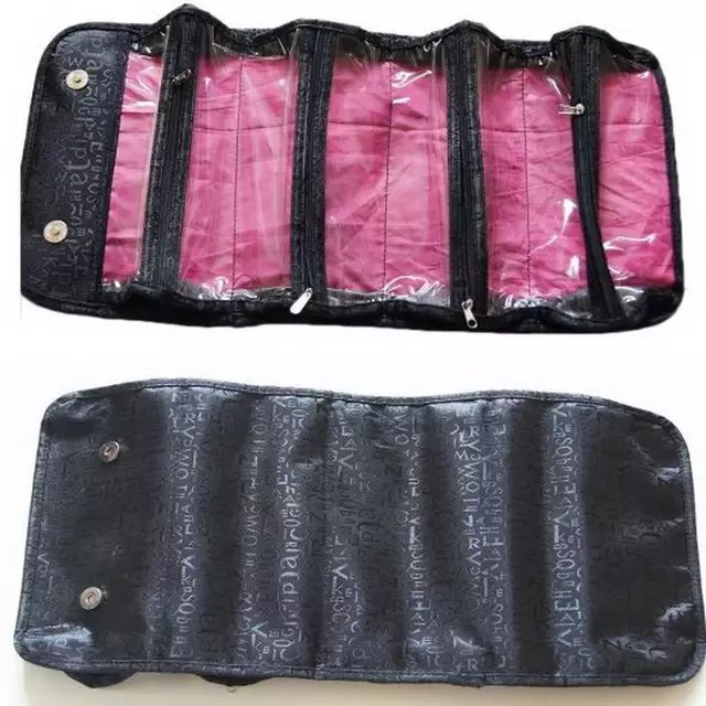 Hey Intending Brides,Thinking of a gift for your AsoEbi Ladies or Bridesmaids.. Look no further, The Cosmetic Bag is a good Choice..It holds everything in different Compartments..N1500 per bag..Pls RT