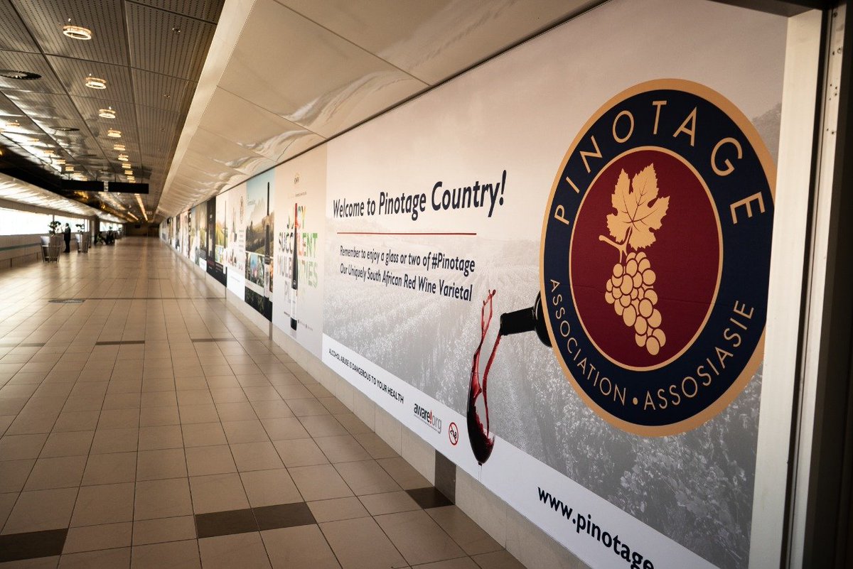 PinotageSA's tweet photo. #PinotageWall. For the next two months visitors to
@CapeTown will be welcomed to #PinotageCountry by this 60 meter #PinotageWall at @capetownint . If you walk past the wall , please upload a photo with the #PinotageWall tag. Cheers!
Remember #PinotageDay on 12 Oct. https://t.co/YgNpKgnPW4