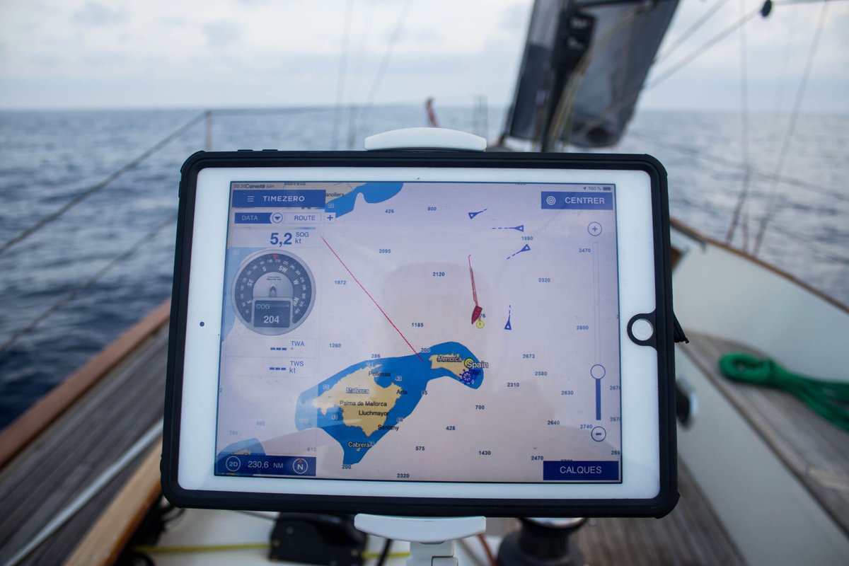 nkemarine's tweet image. Le travail sur le design de nos afficheurs #multidisplay ns a permis de réunir esthétisme et technologie à bord du Tofinou 12 du créateur de MaxSea.
Le processor regatta allie technique et précision &amp;amp; la wifi permet de communiquer ac les tablettes &amp;amp; le logiciel TimeZero.
📸MaxSea