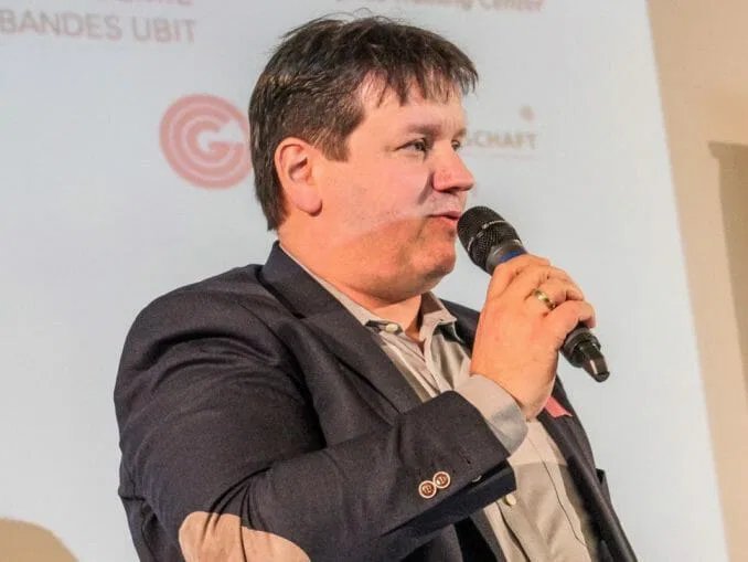 software_day's tweet image. PRESSE / Medienecho / Computerwelt computerwelt.at/news/software-… #SoftwareDay #EnableDigitalTransformation © Foto: VÖSI