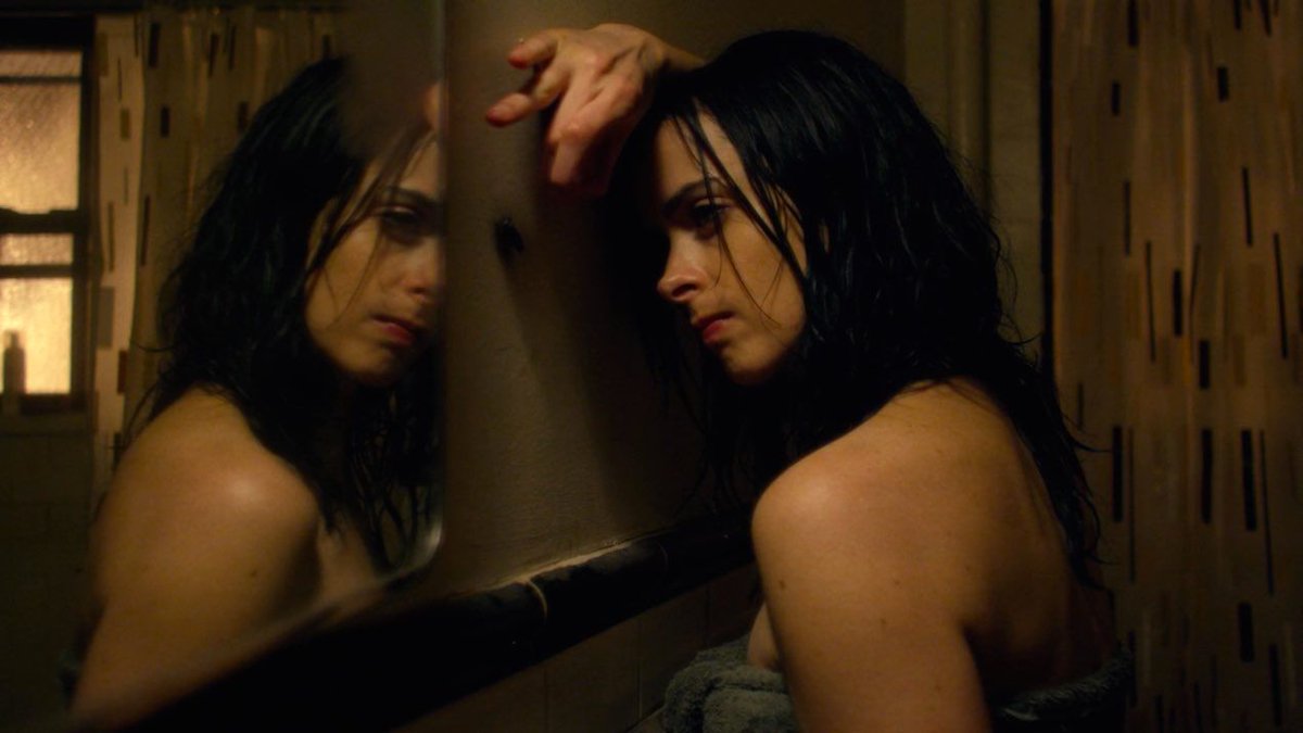 OnePerfectShot's tweet photo. JESSICA JONES (2015) 

Cinematography by Manuel Billeter 
Directed by S.J. Clarkson
More shots in the database: https://t.co/hT6OVGv5hc https://t.co/ZZg0vNlsII