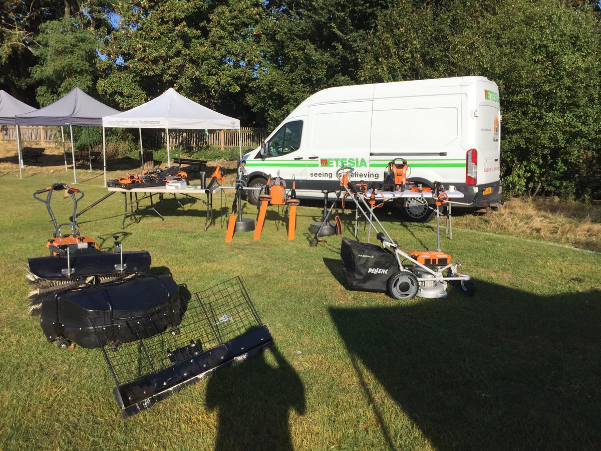 EtesiaMowerman's tweet image. Set up ready for City of London  “going green” the more enviromental friendly way to maintain open spaces with ⁦@RTMACHINERYLTD⁩ ⁦@EtesiaUK⁩