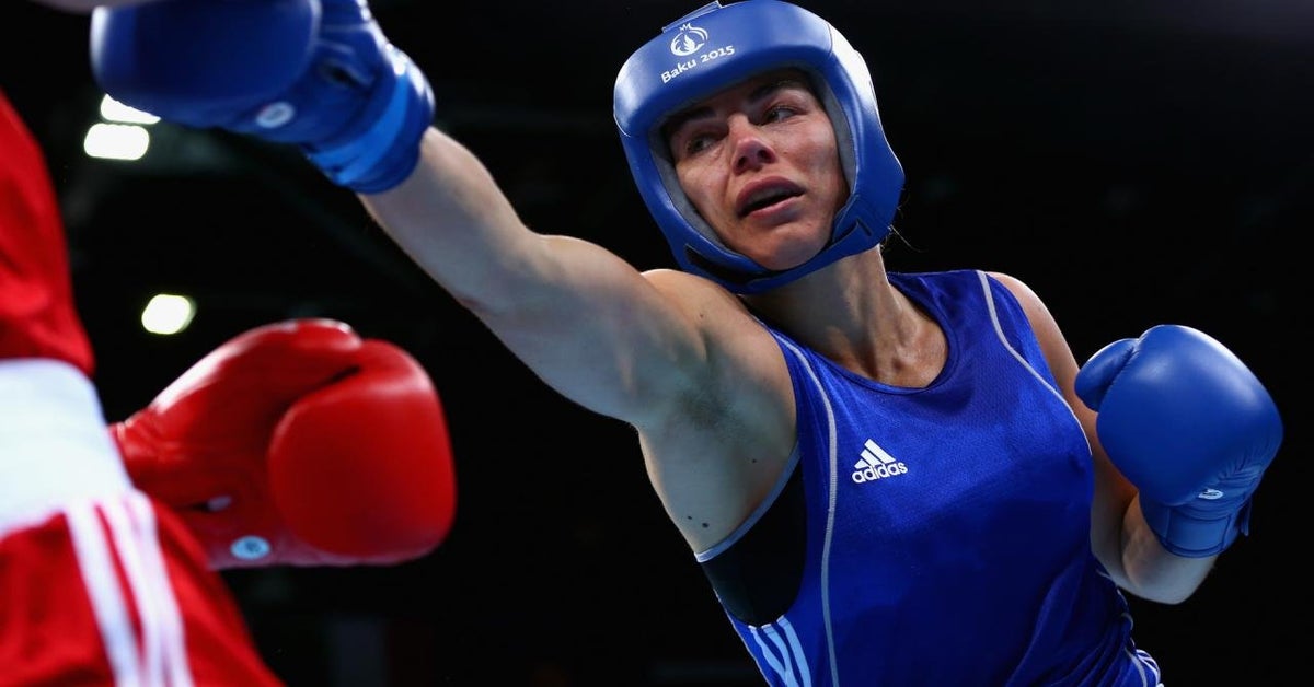 'Opgroeiende meisjes moeten in deze tijd dezelfde dromen kunnen waarmaken als de jongens'... Interview met de Rotterdamse bokser Nouchka Fontijn bij 'Girlpower'... stadslog.nl/nieuws/opgroei… <a href="/MuseumRotterdam/">Museum Rotterdam</a> #sport #Rotterdam @VerkaikPm