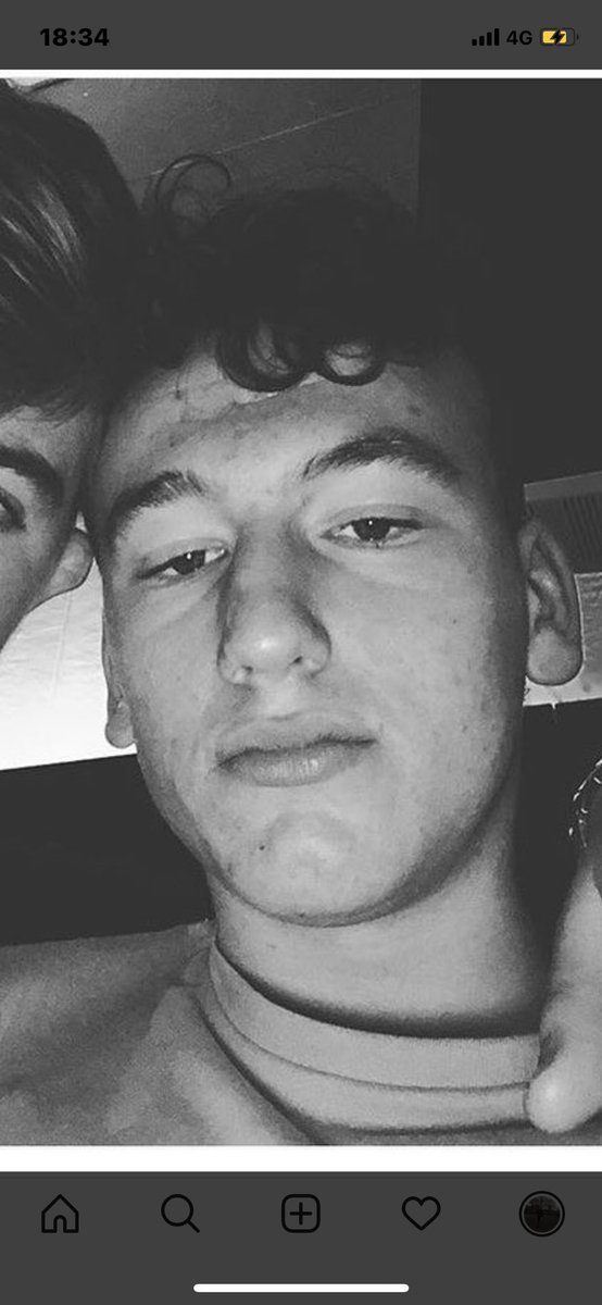 Anyone seen this SCUMBAG?!?!! He’s being spiking drinks in the Apollo !! Please retweet n catch him!!