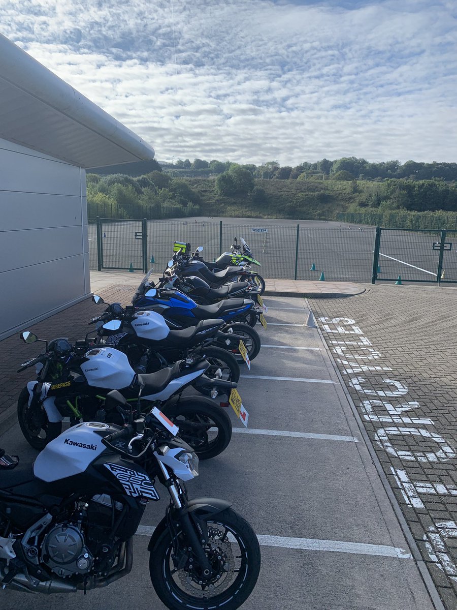 SurepassRT's tweet photo. More parking bays needed still!! @GTMotorcycles @OceanBMWbikes #motorcycletraining #das #testsuccess #dastraining #plymouth #awesometeam #testtime #z650  #er6n #officeviews #summerisgoing #HondaNc750x #multistrada1260 https://t.co/5CJkN5xV0V