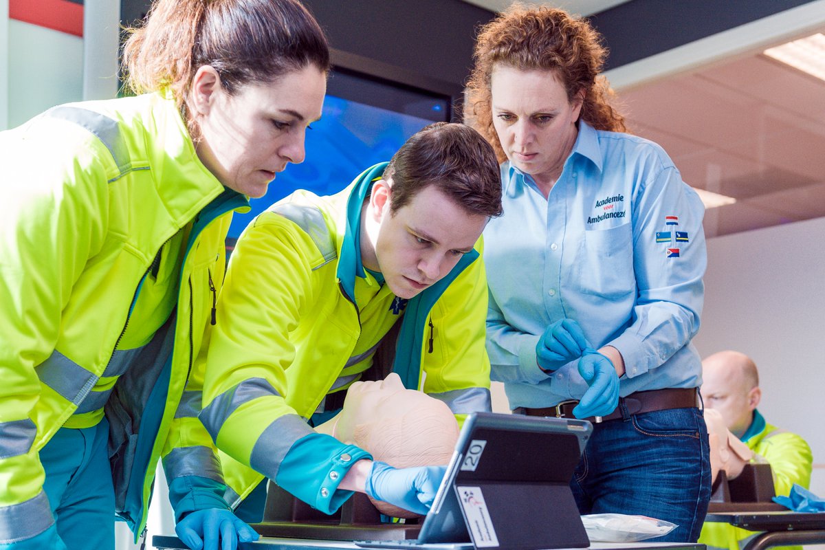Ambu_Academie's tweet photo. De Academie voor Ambulancezorg is op zoek naar nieuwe docenten. Ben jij de ambulanceprofessional die graag zijn kennis en kunde wil overdragen? Dan willen wij jou als collega in ons docententeam op de Academie voor
Ambulancezorg! Lees hier de vacature: https://t.co/I2hWdvQdEe https://t.co/ZFdFmEvK8l