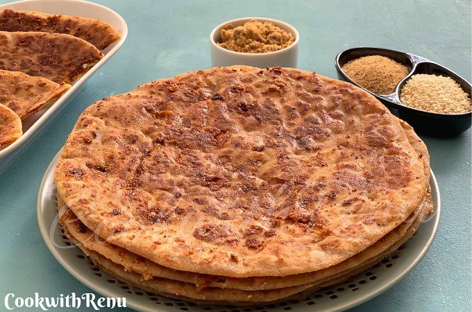 CookWithRenu's tweet photo. #Gul poli or #Tilgul poli is a sweet #flatbread #stuffed with #sesame #seeds, #poppy seeds and #jaggery and is traditionally made for #Makar #Sankranti #festival

@ https://t.co/wRGMTic8ko

#cookwithrenu #traditional #sweetflatbread #stuffedflatbread #healthyflatbread #lunchbox https://t.co/mA74QfbbOY