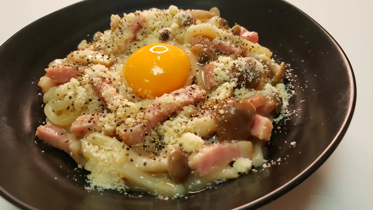 シチュールウで簡単にできる！？「超濃厚！シチューカルボナーラうどん」の作り方！