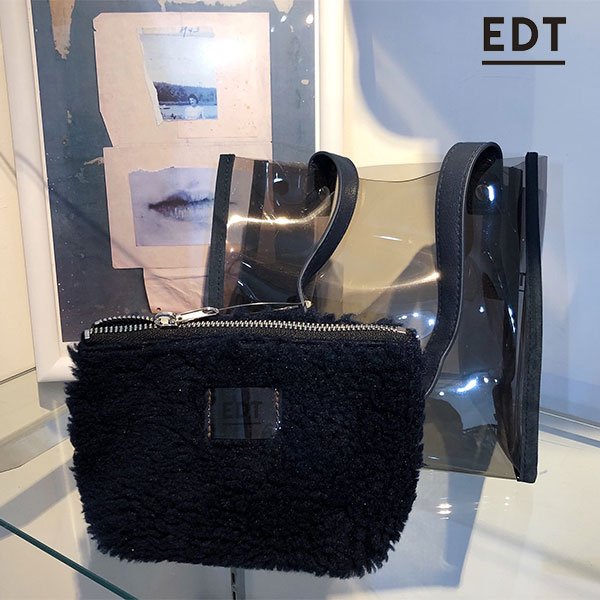 Select Shop Double Heart New Edt Jane クリアバッグに冬素材のボアポーチがsetになっているハンドバッグ ボアポーチは単体でも利用ok ショルダーは肩にも掛けることの出来る長さ 1点コーデに加えるだけでトレンドスタイルが完成する