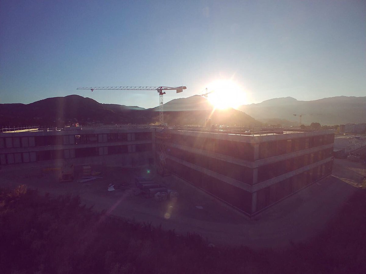 LapseEco's tweet photo. [Sunrise 🌄] Magnifique levé de soleil sur le chantier du futur CHU de la @villedevoiron #timelapse #ecolapse #lapsecam #4ktimelapse #chantier #suividechantier #construction #voiron #isere #auvergnerhonealpes #madeinfrance https://t.co/ivhsgGMkdS
