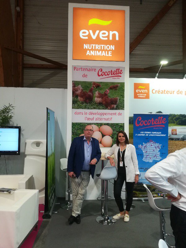 PascalCocorette's tweet photo. Dernière journée au @SPACERennes pour vous apporter des informations sur nos pratiques d'élevage en faveur du bien-être animal. Hall8 Stand C56 @oeufs_cocorette @GroupeEven #cocorette #bienetreanimal https://t.co/vFlxmuKiGb