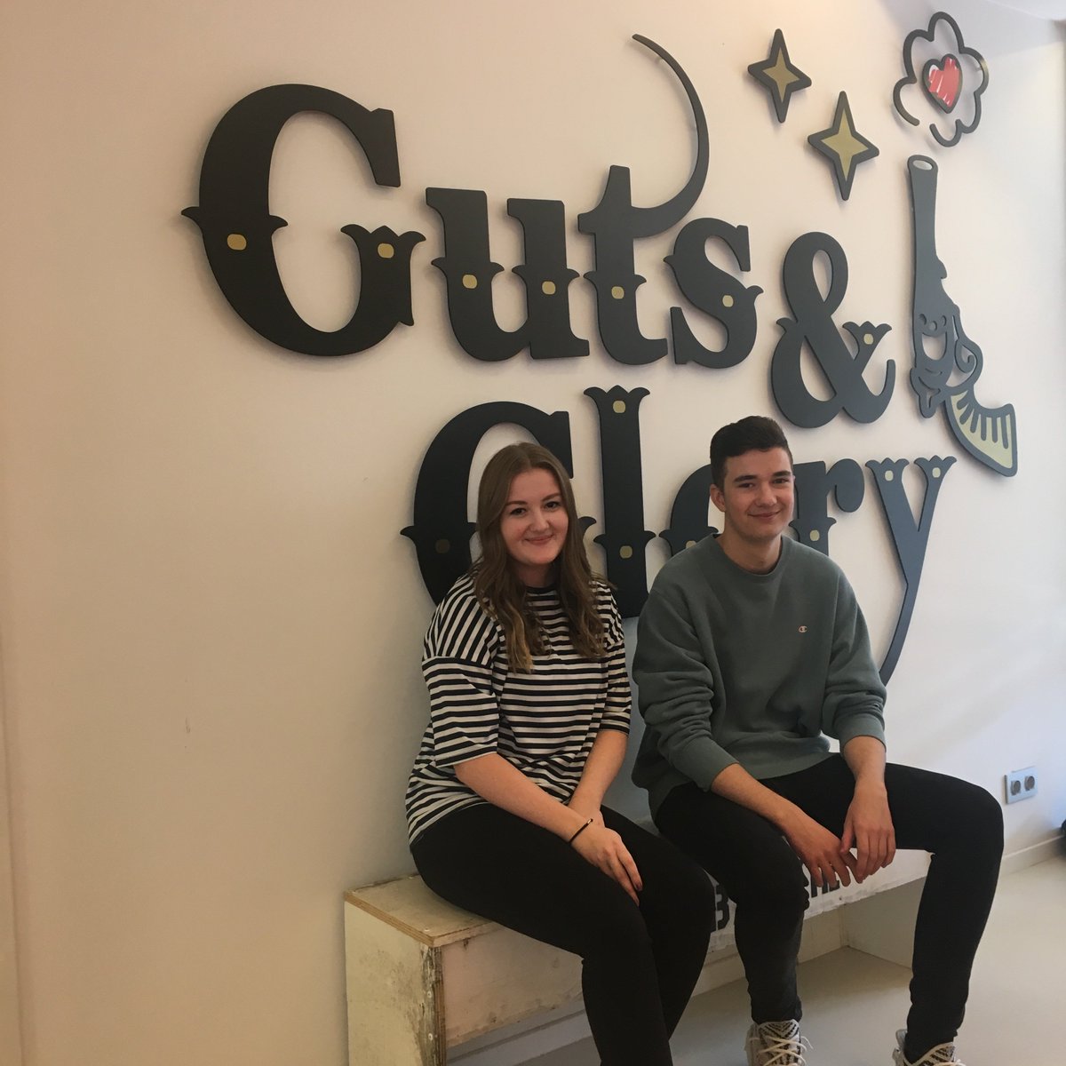 Welkom Felicia &amp; Jarco! Sinds maandag is het team van Guts &amp; Glory weer uitgebreid. Felicia &amp; Jarco zijn beide stagiair(e) mediavormgeving. Beide gek op ontwerpen en Netflix. Vragen aan onze nieuwe #stagiaires? Brand los! 💬

#communicatie #stage #media #vormgeving #marketing