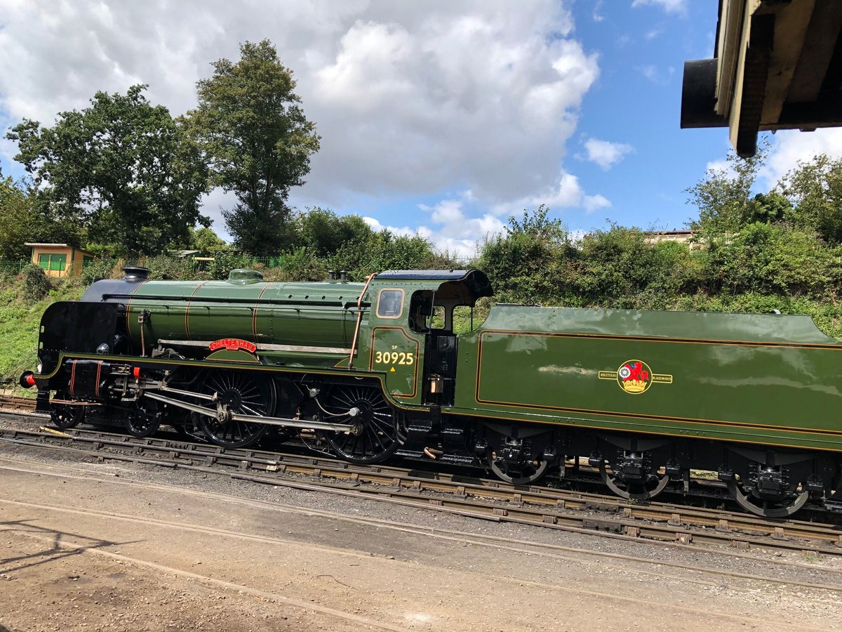 *ANNOUNCEMENT*
925 - SR Schools Class ‘Cheltenham’ will be seen for the first time in her new livery colour at the Open Weekend (14th - 15th Sept)! Come and see her for yourself. For more info: buff.ly/32u0vHr
<a href="/VisitHampshire/">Visit Hampshire</a> <a href="/King_Alf/">Visit Winchester</a> <a href="/HantsTopDaysOut/">HantsTopDaysOut</a> #heritage #railways