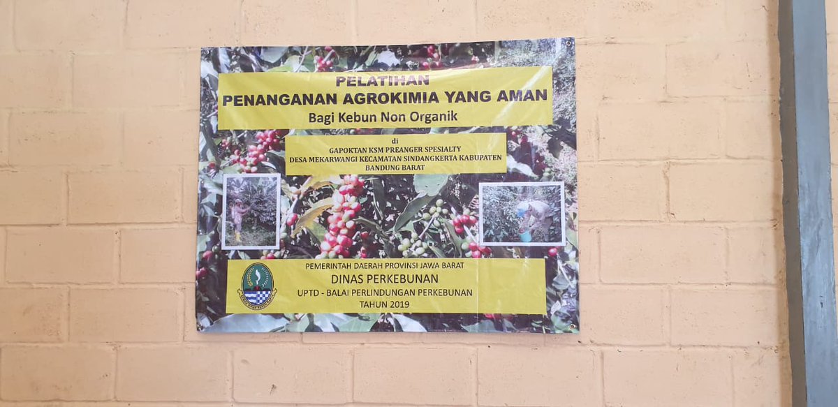 disbun_jabar's tweet photo. Pelatihan Penanganan Agrokimia dan kalibrasi Alat Pengendalian OPT di Gapoktan KSM Preanger Spesialty Desa Mekarwangi Kecamatan Sindangkerta Kabupaten Bandung Barat. #JavaPreanger #Coffee https://t.co/5plWBInuVt