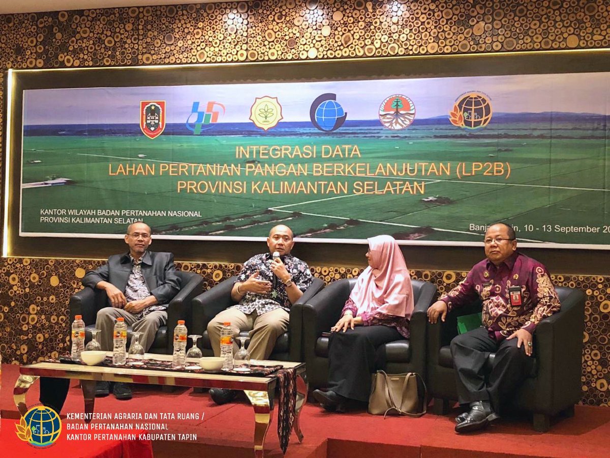 kantahkabtapin's tweet photo. Integrasi Data Lahan Pertanian Pangan Berkelanjutan (LP2B) Provinsi Kalimantan Selatan, pada hari Selasa 10 September 2019 s/d hari Jumat 13 September 2019 bertempat di Lantai 7 Aula West Bestern Kindai Hotel - Banjarmasin
#bpnrantau
#atrbpntapin
#Integrasilp2b
#lp2btapin https://t.co/dsFNBdbgqK