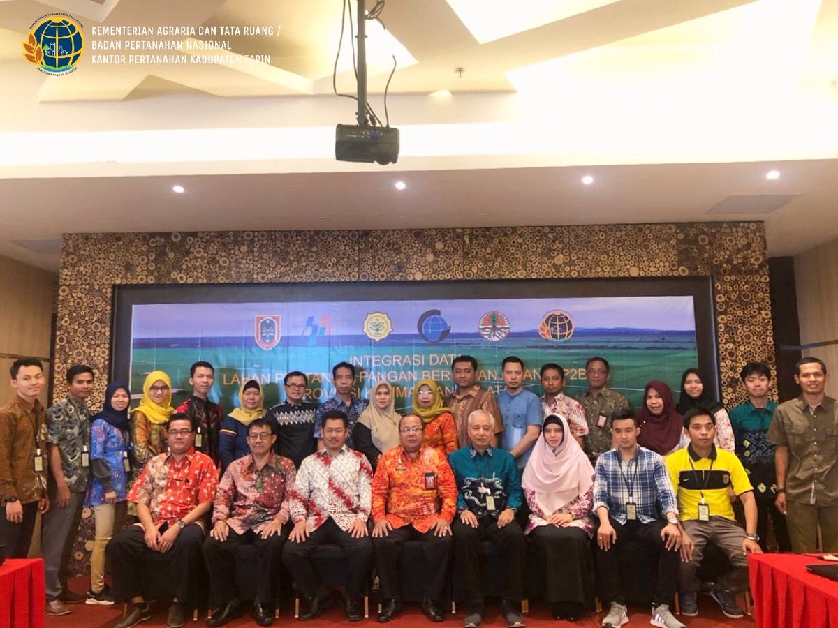 kantahkabtapin's tweet photo. Integrasi Data Lahan Pertanian Pangan Berkelanjutan (LP2B) Provinsi Kalimantan Selatan, pada hari Selasa 10 September 2019 s/d hari Jumat 13 September 2019 bertempat di Lantai 7 Aula West Bestern Kindai Hotel - Banjarmasin
#bpnrantau
#atrbpntapin
#Integrasilp2b
#lp2btapin https://t.co/dsFNBdbgqK