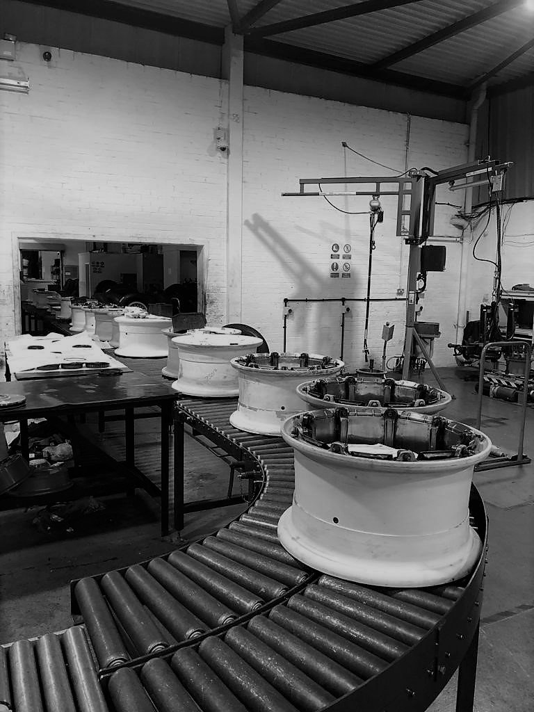 SkywheelsGroup's tweet photo. Another busy Friday @SkywheelsGroup , with over 350 wheels passing through the facility in the first working week of the month. Its going to be another busy Autumn/Winter period. #Skywheels #MRO #Wheels #Aviation https://t.co/eTvNUJU5LR