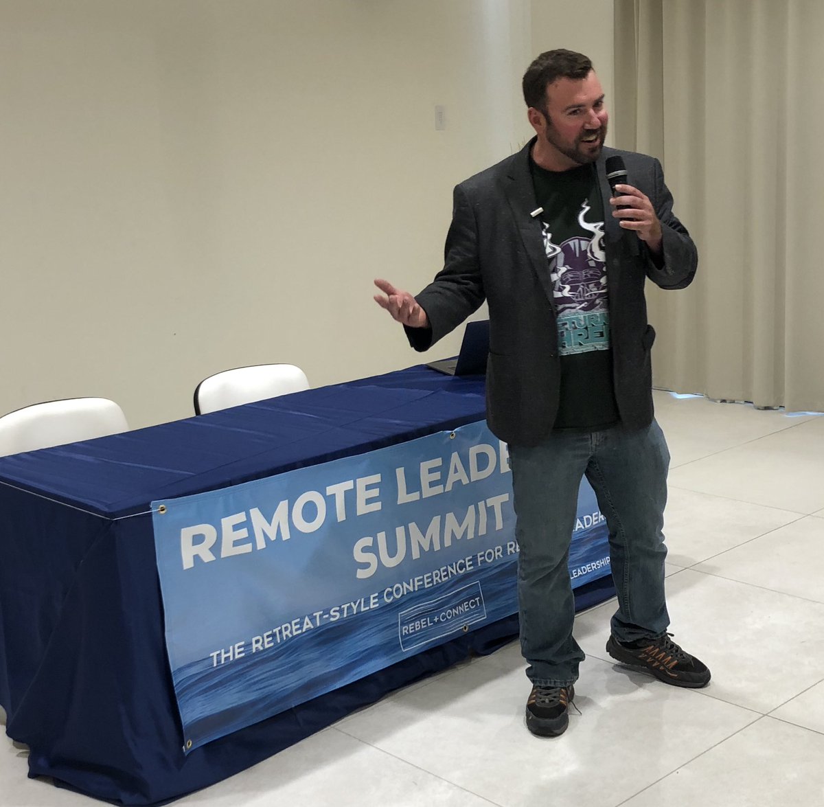 RemoteLdrSummit's tweet photo. @jefflavin Above &amp; Beyond, How to Take it to the Next Level w/ #CompanyCulture - passion creates culture + using #motivation to become a better person/team + restructuring/scaling your biz + helping others! #bizdev #companygrowth #connection #fundraising #RemoteLeadershipSummit https://t.co/AOxB1Au02a