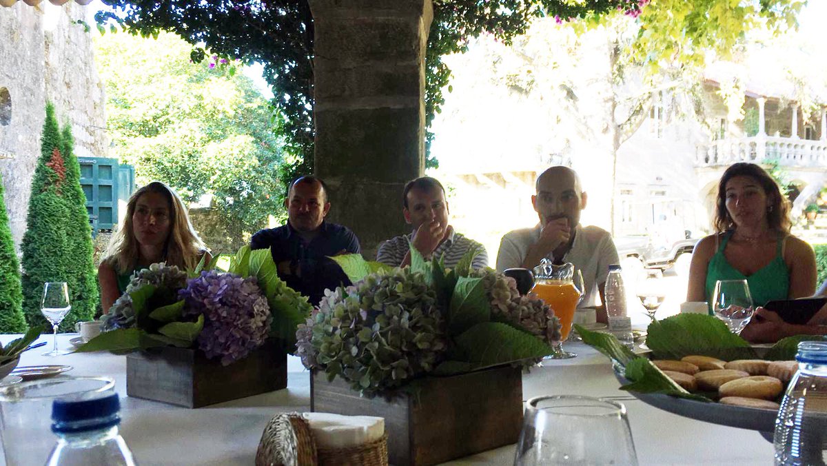 AutosGonzalez's tweet photo. ¡Hoy participamos en un nuevo encuentro de los asociados de @VigoCB! Esta vez, en el increíble #PazodeCea 😍 Sumando esfuerzos, planeando nuevas estrategias futuras y cómo no, haciendo networking 🔄
#AutosGonzlaez #VigoCB #Networking https://t.co/CZYc0GoYRX