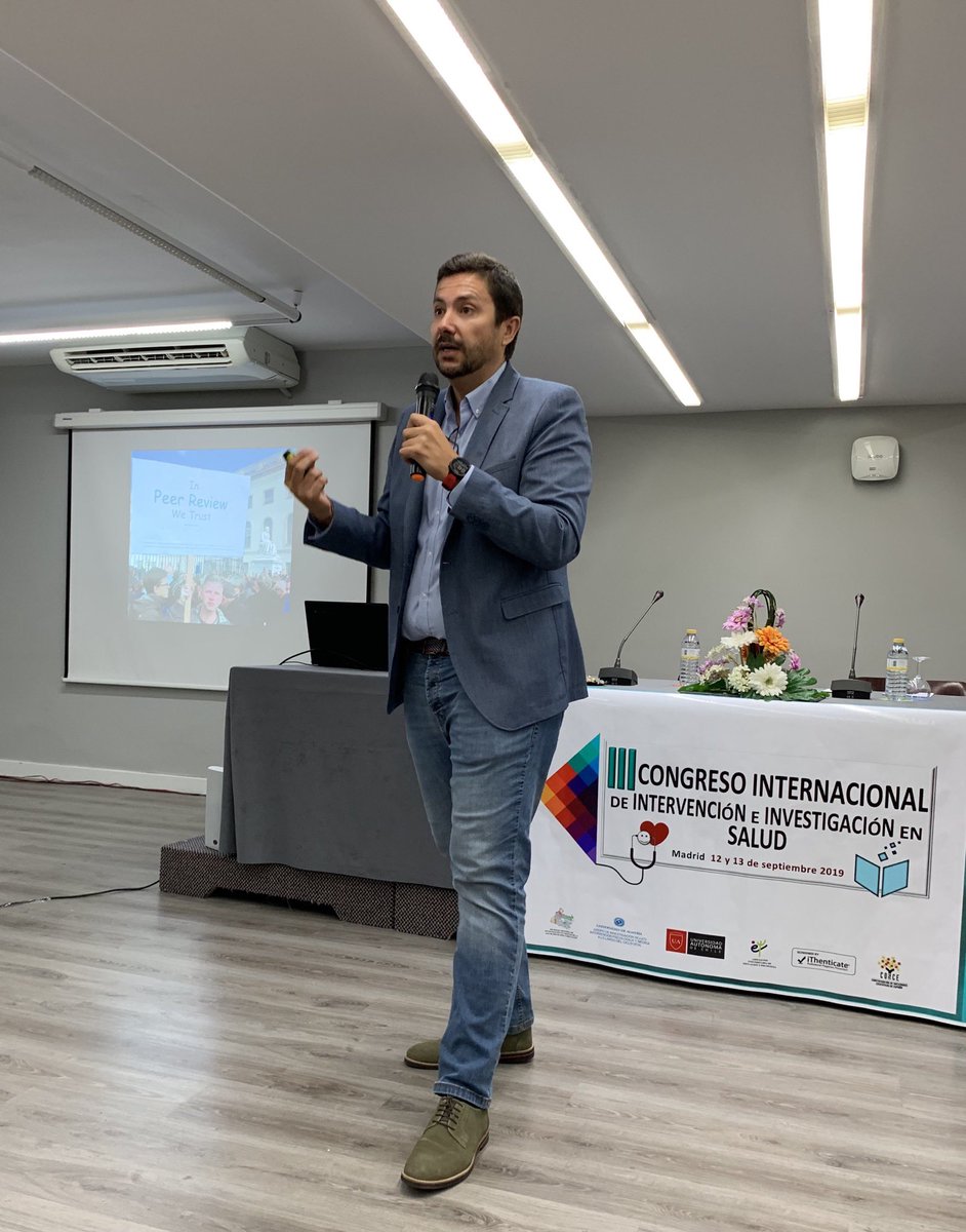 mpf421's tweet photo. Seguimos ...💃💃💃 ahora hablamos de peer review con @jmmorang Un tema de gran interés ... impartido por un gran investigador y que profesor 👏👏👏👏👏 #IIICIIIS https://t.co/2sRQdkFwBp