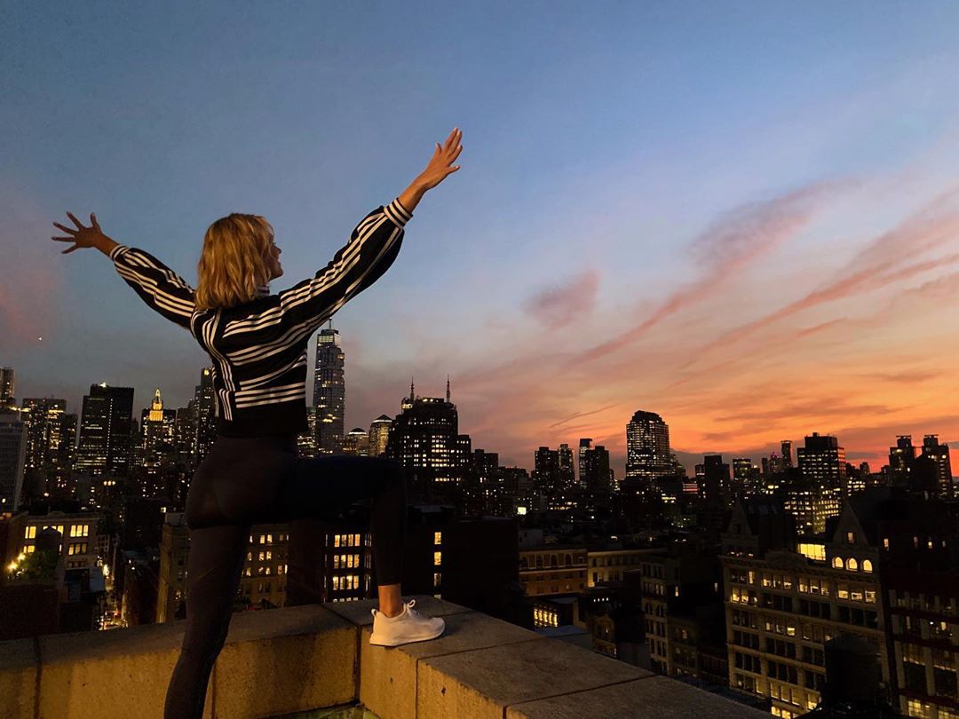 BalletAndKoding's tweet image. Bring me that horizon.