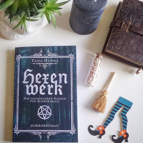 TanjaHanika's tweet photo. Was, du hast #Hexenwerk noch nicht im Bücherregal/auf dem E-Bookreader? 😉
Welcher Tag könnte sich besser eignen, das zu ändern, als ein #Freitagder13?
Bestehst du die Mutprobe? 💀😁
Affiliatelink: https://t.co/PjKiE4ZSmT
#Gruselbuch #Horror #Hexenhorror https://t.co/MdkjY75Om9