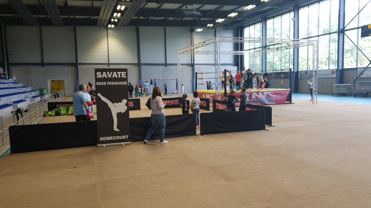 ChPorteTT's tweet photo. Belle journée d'inclusion. Partage de scolaires de la ville de Maizieres-lès-Metz avec des personnes en situation de handicap autour du catch et des sports de combat https://t.co/eFKu6QJWWL