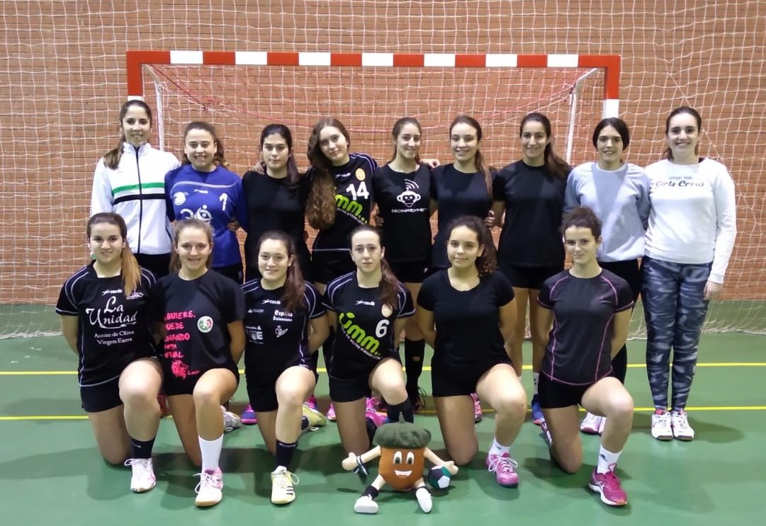 Retomamos los preparativos de las seles para el #CESA2020, 

Domingo 15S Jornada de entrenamiento CDT convocatoria abierta, chicas nacidas en el año 2004 y 2005 en el Pabellón Pol Calamonte de 10.30 a 18.30 horas

vamos!

e-balonmano.com/jornada-de-ent…