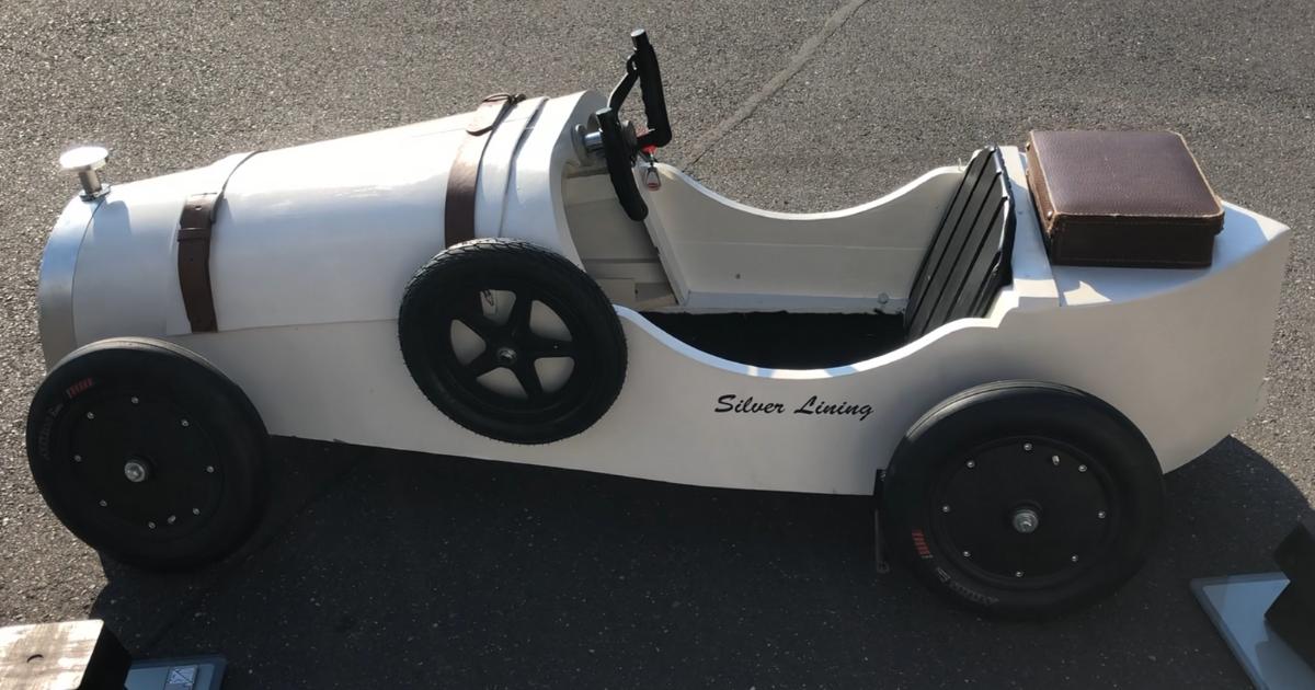 tuvcom_presse's tweet image. #Bremsen, #Lenkung, #Achsen: Sicherheit geht vor. Vor dem #Seifenkisten-Rennen nimmt deshalb ein Mitarbeiter von #TÜV Rheinland die Gefährte unter die Lupe. Mehr in unserem #Blog unter: tuv.li/1b3F