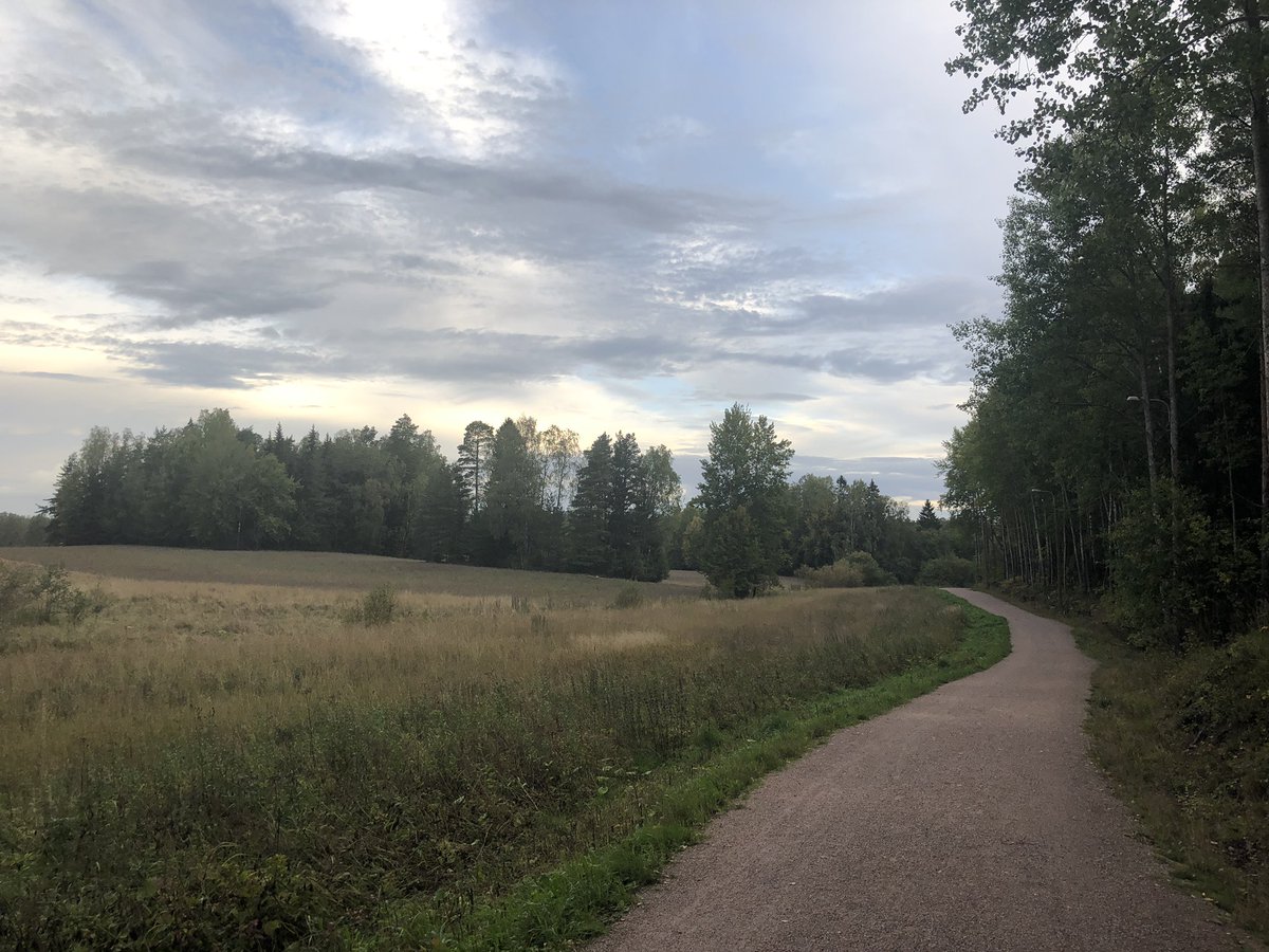 jpsalonen's tweet photo. Traffic hour today on my way to work in #espoo #VarianFinland #ebike https://t.co/9hL5POTFkA