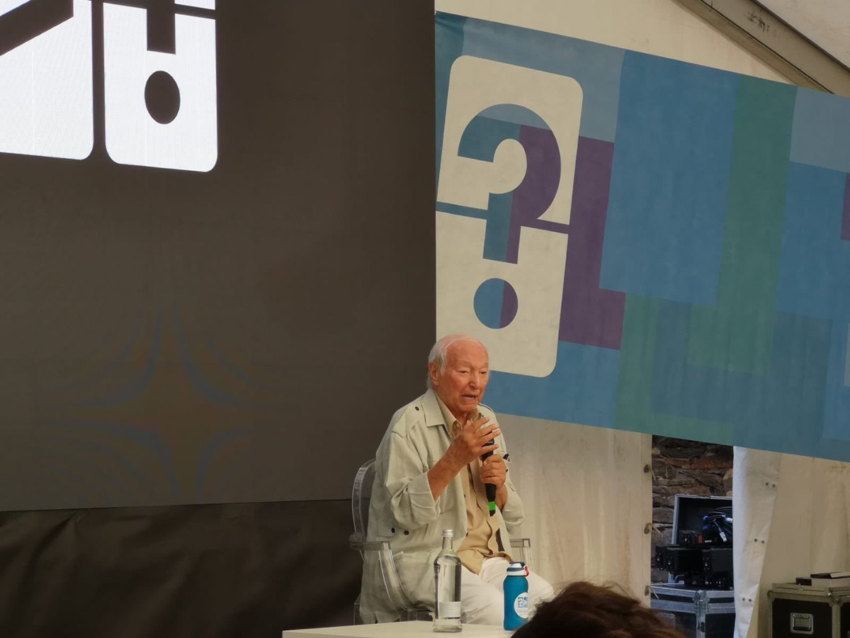 #PieroAngela accolto da un’ovazione del pubblico al <a href="/FestivalCom/">FestivalCom</a> #FestivalCom