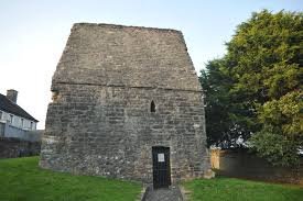 DiscoverBoyneV's tweet image. The historic St. Colmcille's House in the heritage town of Kells is open to the public from 11am to 12pm &amp;amp; 3pm to 4pm on weekdays and from 11am to 1pm on weekends. Please contact Kells Courthouse Tourism &amp;amp; Cultural Hub in advance to arrange your visit at discoverboynevalley.ie/plan-your-visi…