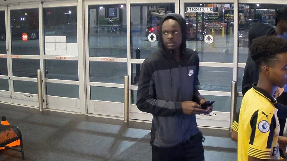 OmahaPolice's tweet photo. #OPD needs your help identifying these theft suspects. They like to break into vehicles and go on shopping sprees with anything they find. If you know em turn em in @ https://t.co/rQpWfxwbgN Report #AL86878
#OMRC #tfmv #easymoney #turnemin #lotsovictims via @OPDCrimeStop https://t.co/VD9H8I7swa