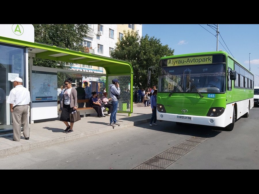 атырау автобусы. автобус астрахань атырау. атырау автобус 14. маршрутки атырау. новые китайские автобусы.