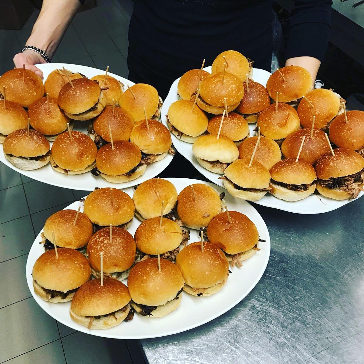 CottoMase's tweet photo. "Cul mangiâ si vîf, cul dizunâ si va in paradîs"

Panini col Pulled Pork pronti! Li avete già assaggiati? Friuli DOC è anche da Masè in via Mercerie 😉😋

#themaseworld #cottoincrosta #maseworld #saporidautore #pulledpork #mase #foodandmore #novità #tasty #panino #special #co ... https://t.co/RpSmI6DUJe