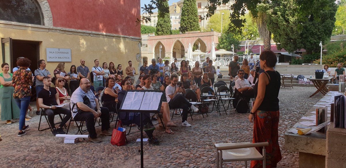 FTuttestorie's tweet photo. "Sono emozionata, perchè sento una grande responsabilità": Manuela Fiori apre la conferenza stampa del festival #Tuttestorie, con titolo "TerraTerra", raccontando il viaggio geografico, culturale e sentimentale di quest'anno. #cagliari, 10-13 ottobre 2019 #Sardegna #Cultura https://t.co/oXj4GFAQ5b