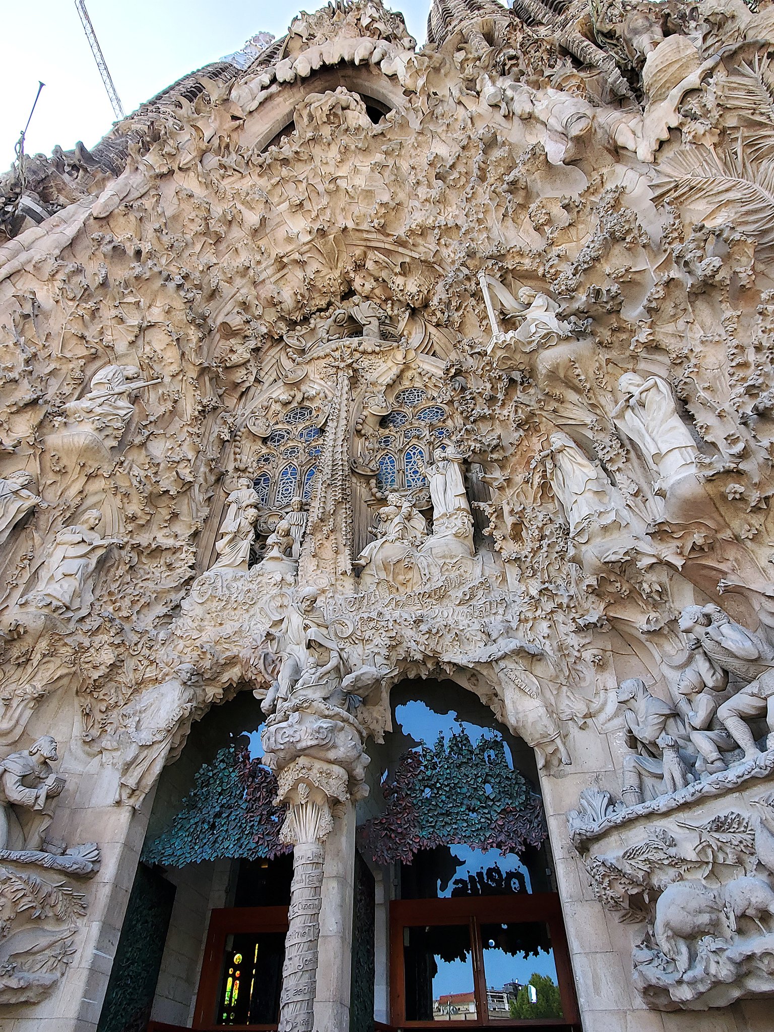 Tamiko ガウディ 存命中につくられた 生誕のファサード の彫刻 細かい サグラダファミリア Sagradafamilia 世界遺産 アントニ ガウディ Gaudi Antonigaudi 情熱の国 旅行 旅 ファインダー越しの私の世界 Barcelona スペイン