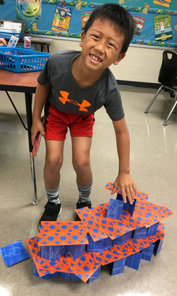 JenniferAGates's tweet image. Hardest working engineers &amp;amp; architects around. @MtnViewES #STEM #everystudenteveryday #creativityfocus #improvingurdesignsweek #cooperation #collaboration #LoveToSTEMHere @ReneeGarriss @BeckyHintz @vickiekogan @Amusto12