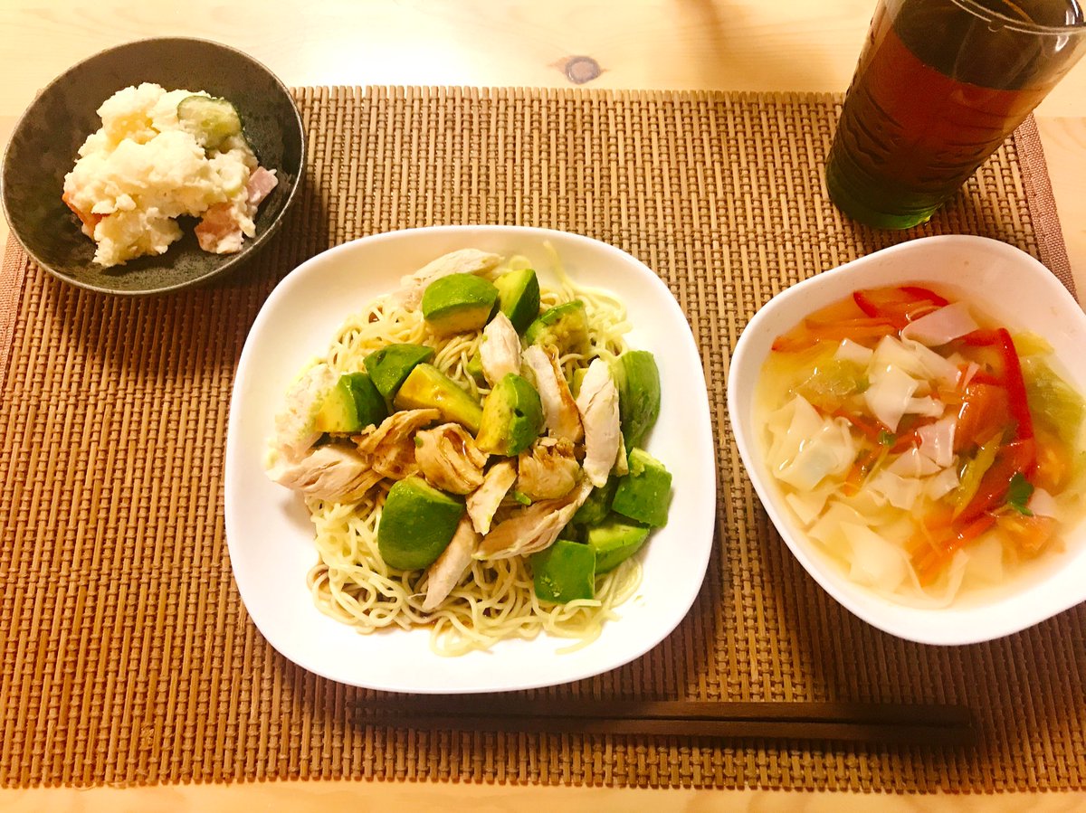 蓮池 ポテトサラダ アボカドとゆでささみの冷やし中華 餃子の皮 細く切った とトマトの中華スープ 麦茶