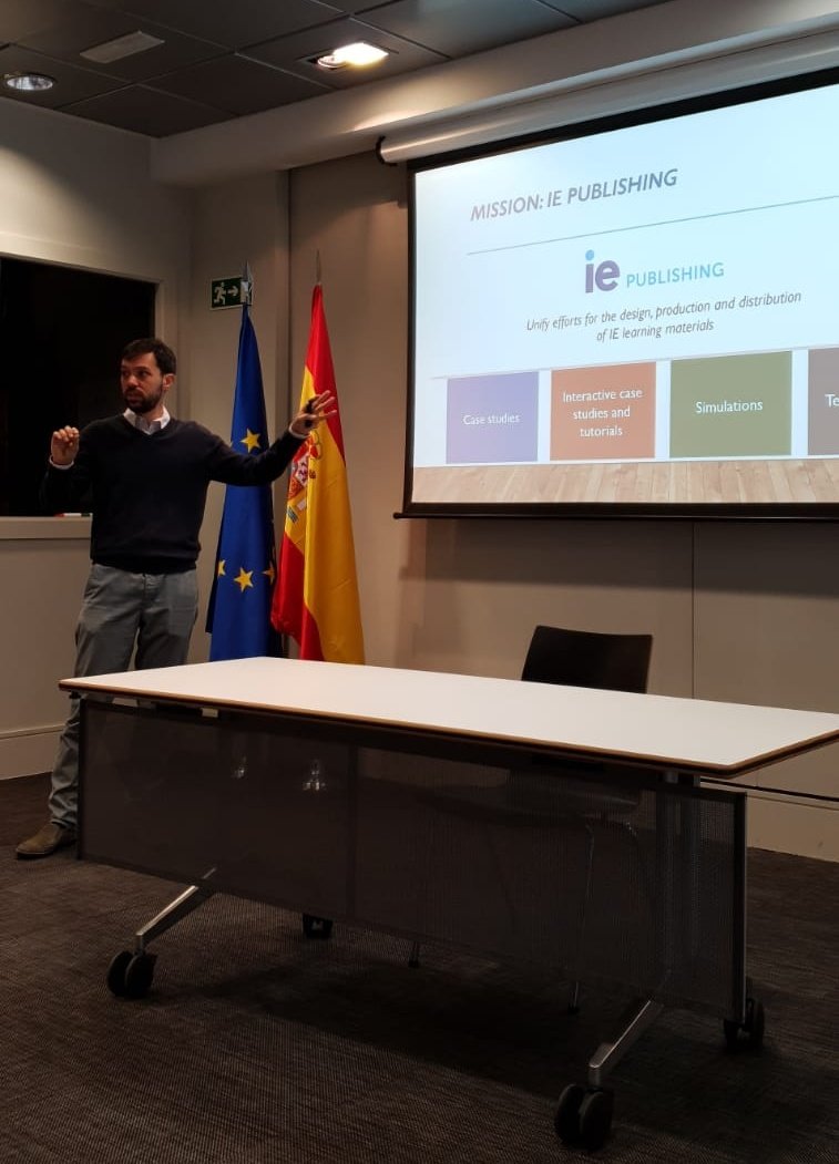 klillico72's tweet photo. #RT @RobAlvarezB: Talking about #IEPublishing with our new adjunct and visiting professors of @IEuniversity !
#CaseMethod #interactivelearning #gamification #activelearning #participantcentered https://t.co/28VeqPZk88