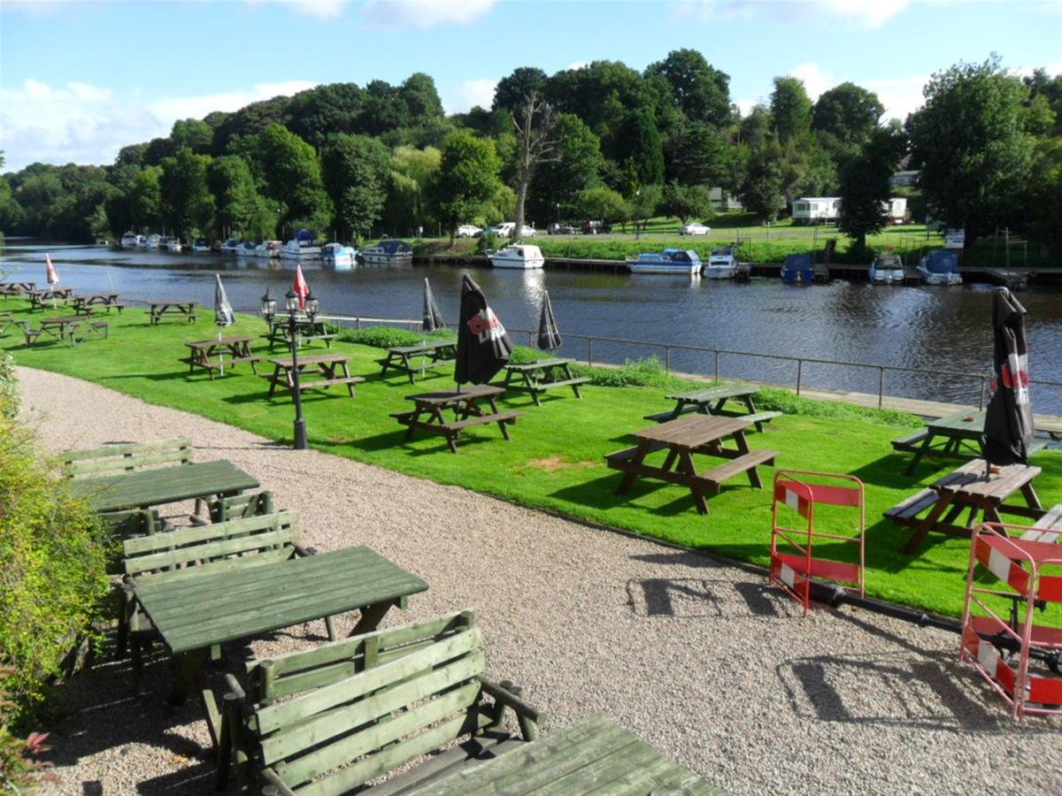 aroundaboutbrit's tweet photo. The Lenchford Inn is in a beautiful part of Worcestershire and offers comfortable and well-appointed guest rooms as well as a popular restaurant and bar.
https://t.co/YtaI5Pcb07
#Shrawley #Worcester #Worcestershire #England #AccessibleTravel #Holiday #Restaurant https://t.co/VDgVADyeED