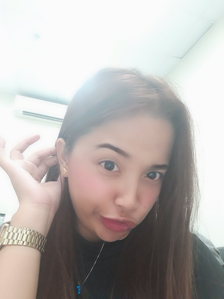 Miamailou's tweet photo. Pabebe pose 💋😂💫💢 https://t.co/YwqizCppqd
