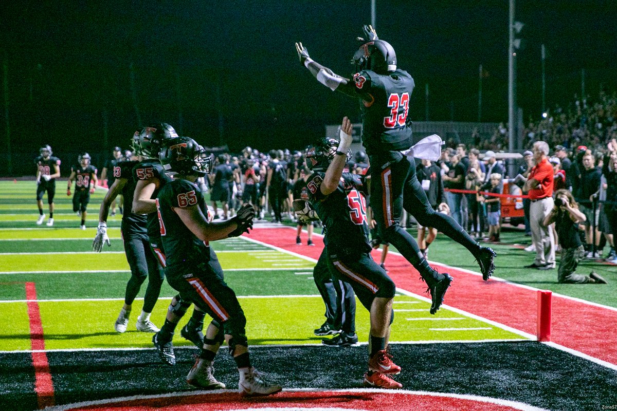 San Clemente Football Converts Turnovers to Touchdowns to Run over Torrey Pines. 
Read full story at capistranounifiedathletics.com​
#cusdpower <a href="/preps365/">Preps365</a>