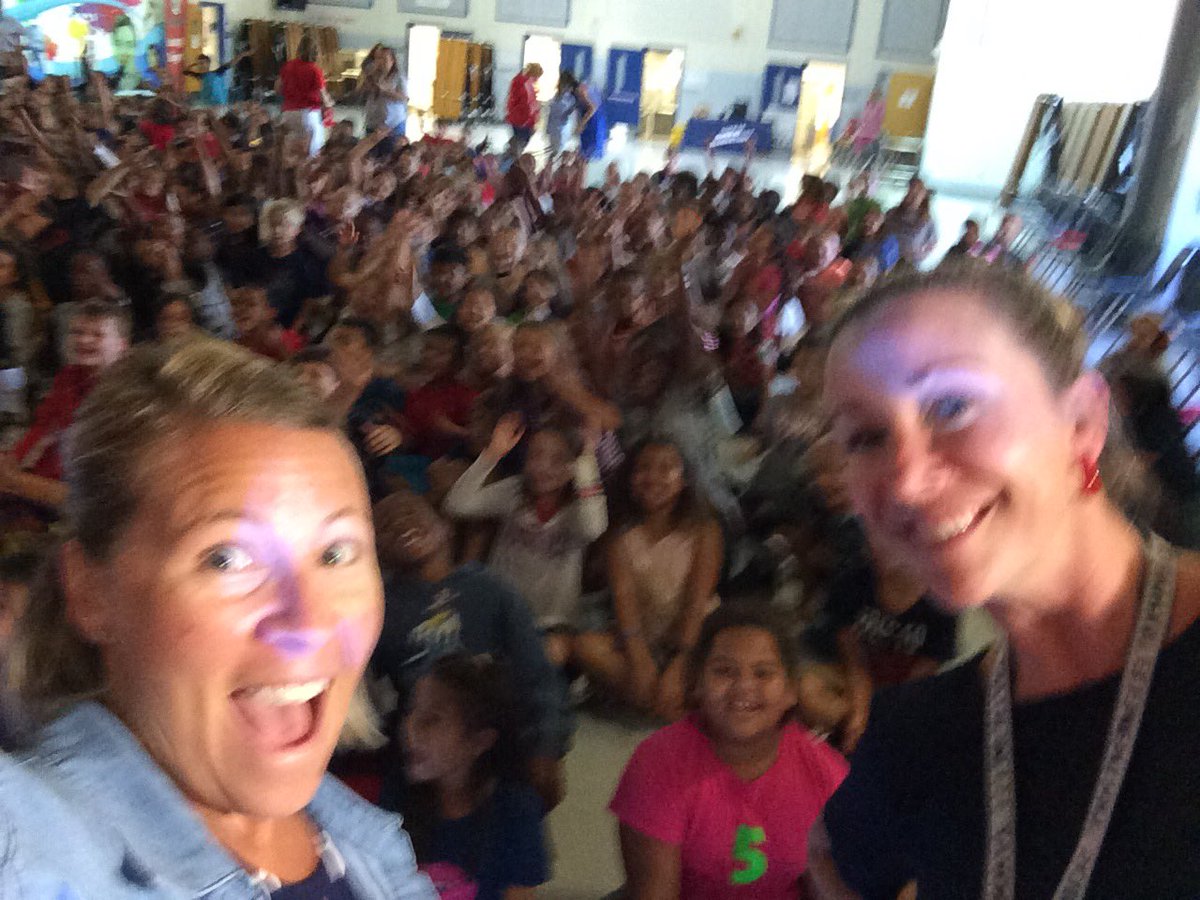 MrsFranks3rd's tweet photo. Boosterthon kickoff!!! @MrsYealy_CES and I showing off our dance moves!! 💃🏼 #conwayleaders #OneFamily https://t.co/t6p3OVltDC